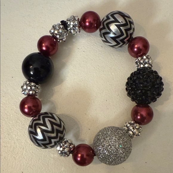 Elegant Maroon and Silver Beaded Elastic Bracelet Set - Picture 7 of 7